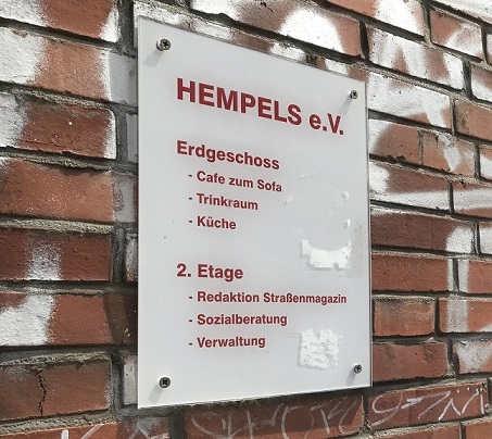 Schild an HEMPELS-Gebäude in Kieler Schaßstraße