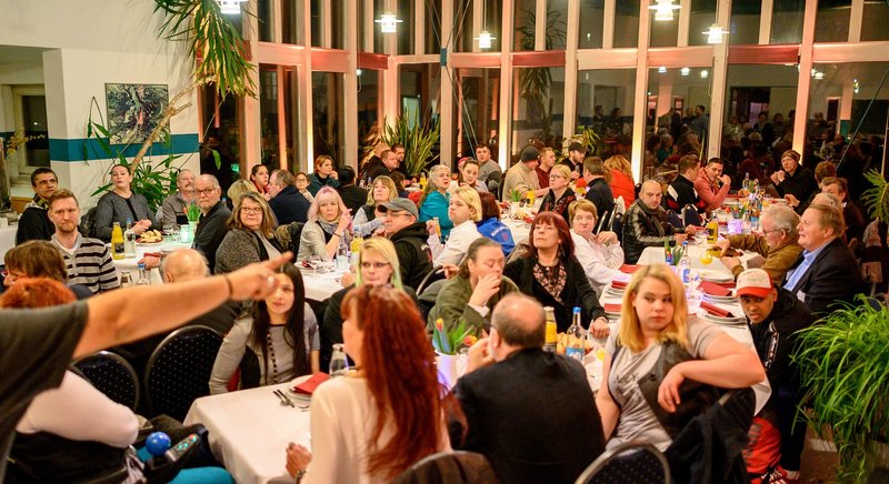 Hempels Schleswig Holstein Politik Trifft Obdachlose Ein Besonderes Abendessen Im Kieler Bodelschwingh Haus